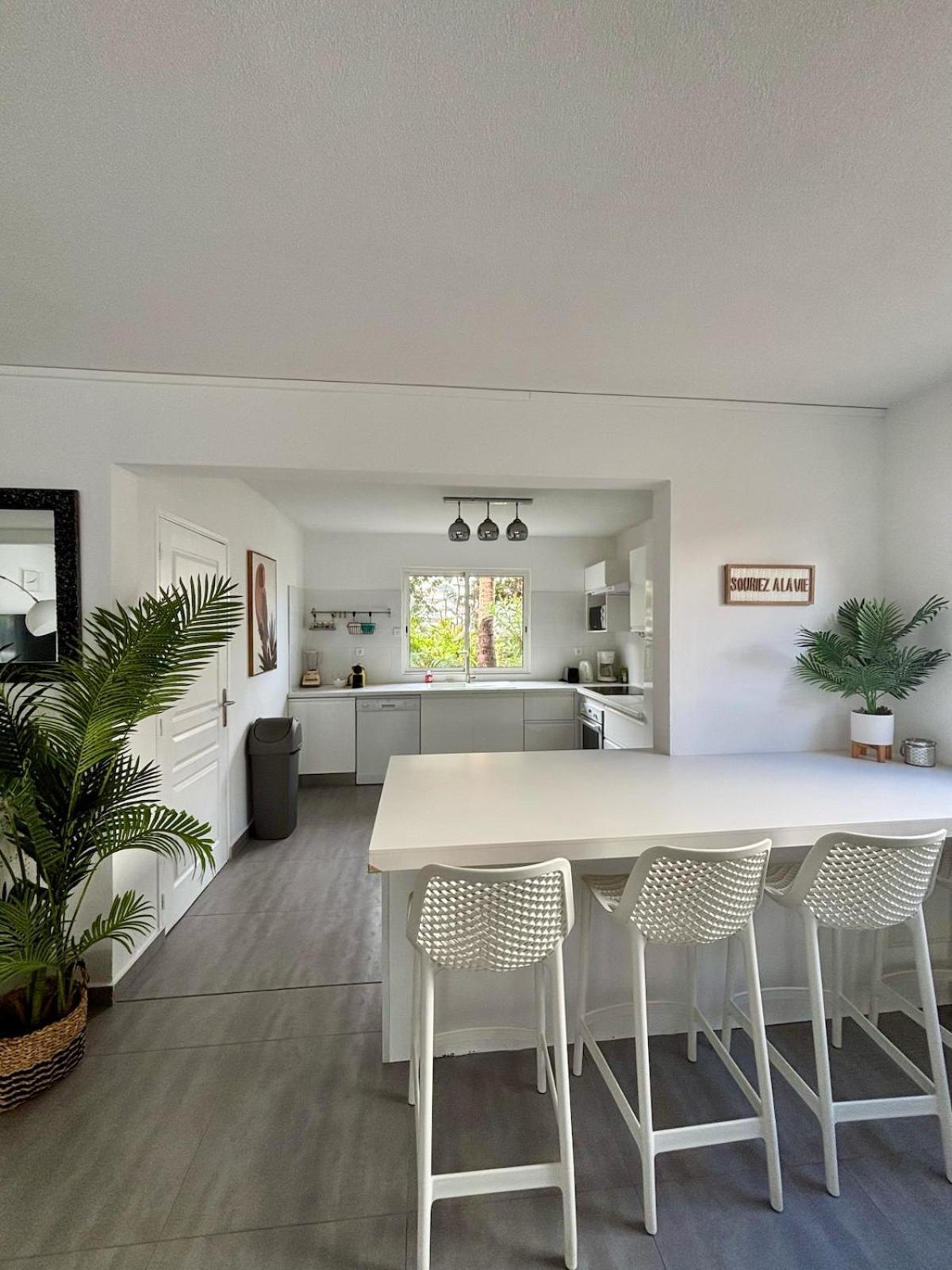Villa Magellan, Walkable Orient Bay Beach, Private Pool Экстерьер фото